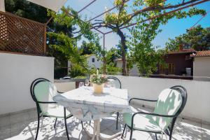 One-Bedroom Apartment - First Floor room in Apartments Tonin