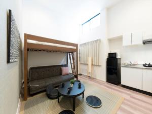 TRIP POD TOJIN-MACHI A