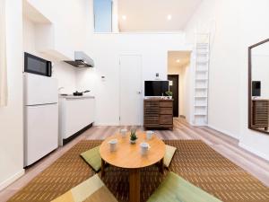 TRIP POD TOJIN-MACHI A