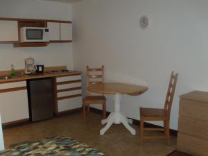 Queen Studio (No Pets) room in Corral Creek Lodge
