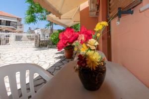 Dina Apartments in Kalamitsi Lefkada Greece