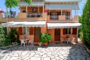 Dina Apartments in Kalamitsi Lefkada Greece