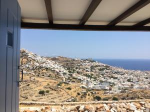 ERMOUPOLIS PANORAMA ART VILLA Syros Greece