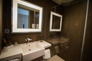 Standard Family Room with One Double Bed and One Sofa Bed room in Novotel Amsterdam Schiphol Airport
