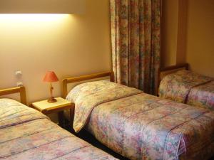 ADONIS CHAMBRES DHOTES