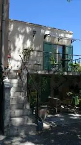 伯尔尼与米歇尔住宿加早餐旅馆 - 莫里埃莱阿维尼翁