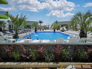Sea Gem 2BR apt Spa n Pool Beach resort