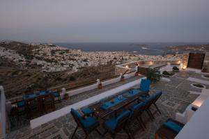 ERMOUPOLIS PANORAMA ART VILLA Syros Greece