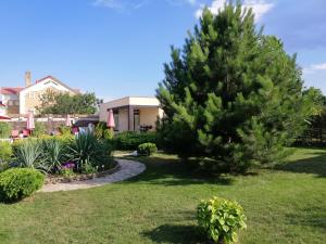 Country Hotel Bless Village - Грибовка