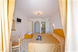 Deluxe Double Room with Sea View room in Hotel Villa Maria Pia