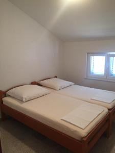 Apartmani Dora