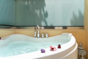 Master Suite with Outdoor Hot Tub