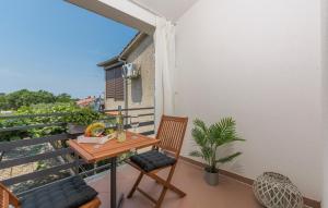 Apartment Green with Balcony