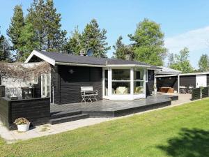 Two-Bedroom Holiday home in Sæby 3