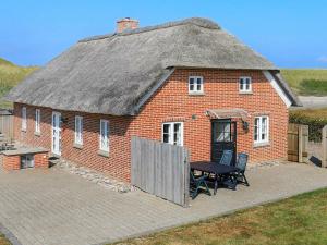 Two-Bedroom Holiday home in Bøvlingbjerg
