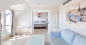 Double Room with Lounge room in Gran Hotel Suances