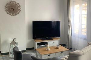 Appartements Le CALYPSO - 2mn gare SNCF, hyper centre, WIFI-NETFLIX : photos des chambres