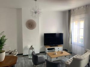 Appartements Le CALYPSO - 2mn gare SNCF, hyper centre, WIFI-NETFLIX : photos des chambres