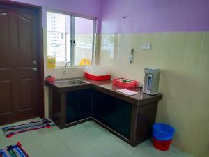 Purple TownHouse 9pax 3R2B Wifi