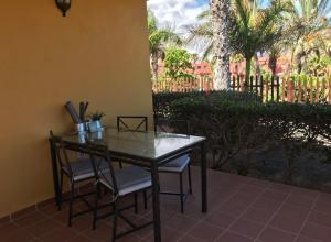 MY PRETTY HOME - Lovely and spacious surrounded by tropical gardens - private covered and uncovered terrace - pool - parking - FREE FIBRE OPTIC INTERNET