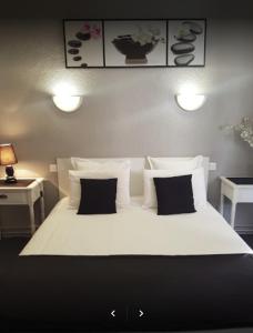 Hotels Hotel les Glycines : photos des chambres