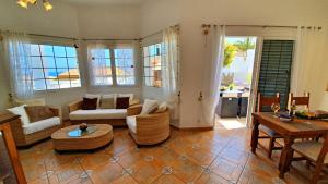 Ferienhaus Casa Blanca - Tarajalejo - Glasfaserinternet - Meerblick