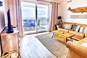 Barefoot Bliss - beachfront condo - sleeps 12