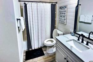 Barefoot Bliss - beachfront condo - sleeps 12
