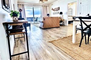 Barefoot Bliss - beachfront condo - sleeps 12