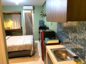 Relax Seaview Studio Free Netflix at Greenbay Pluit Tower F