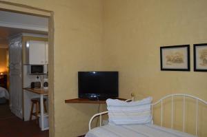 Ascot Inn