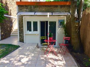 SUITE AVEC TERRASSE ET JARDIN AUX PORTES DE PARIS