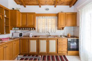 Villa Anna Apartments - 550m from the beach, by ZanteWize