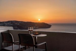 Caldera's Dolphin Suites Santorini Greece