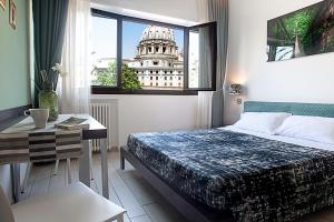 Double Room with City View room in St Peter's View