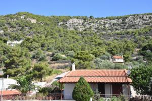 Vacation house with majestic blue sea and green mountain views Salamina Greece