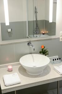 Hotels Hotel Cannes Centre Univers : photos des chambres