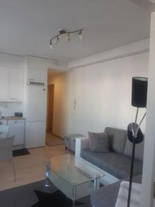 Pieni moderni saunallinen kaksio keskustan lähellä