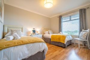 Twin Room room in Coral Gables Guesthouse & Campervans