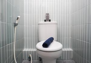 Modern Studio Apartment at Cinere Resort By Travelio