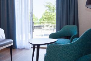 Hotels Logis Hotel Relais Saint Jacques - Chateauroux : photos des chambres