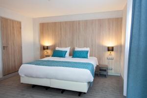 Hotels Relais Saint Jacques - Chateauroux : photos des chambres