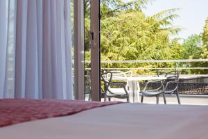 Hotels Logis Hotel Relais Saint Jacques - Chateauroux : photos des chambres