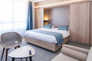 Hotels Logis Hotel Relais Saint Jacques - Chateauroux : photos des chambres