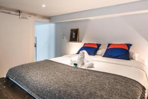 Outstanding Artist Loft - 6 guests - Marais and Canal