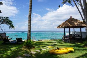 Villa Anjani - Oceanfront Villa, With Private Garden and Cook - Candidasa