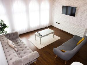 Stunning Shabby Chic Loft Ap