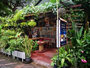 Jimmy and Jeng Homestay