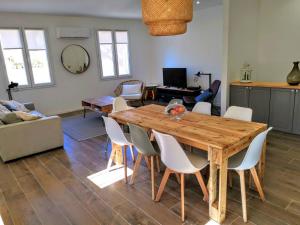 Maisons de vacances Maison de ville en plein coeur de Sanary 3 double chambres 105M2 : photos des chambres