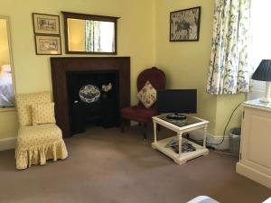The Manor Farm Alderton